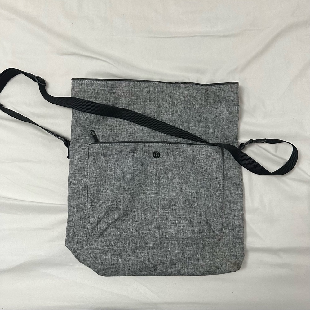 LULULEMON MESSENGER BAG